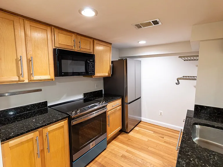 1350 Kenyon St NW — Photo 3