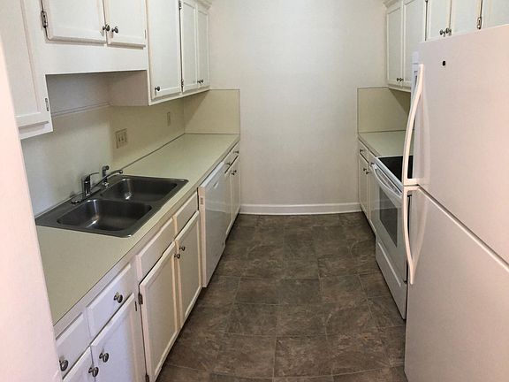 5th image of 308 N Green St