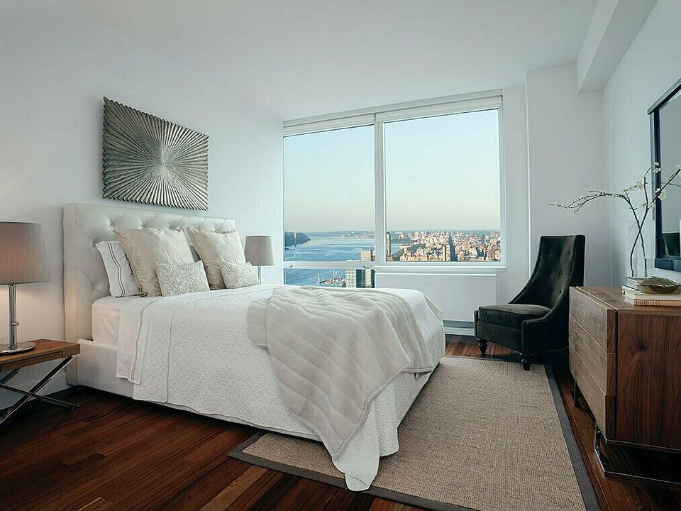 1st image of 610 W 42nd St APT N22j
