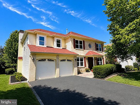 2nd image of 227 Shelly Dr