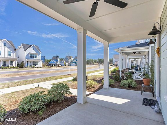 4th image of 840 Edgerton Drive