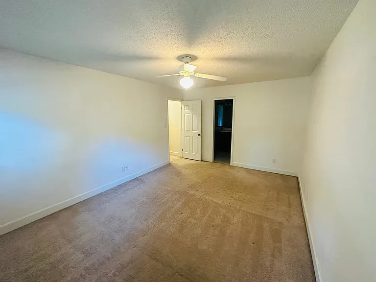 4919 Sarah Hall Ln — Photo 8