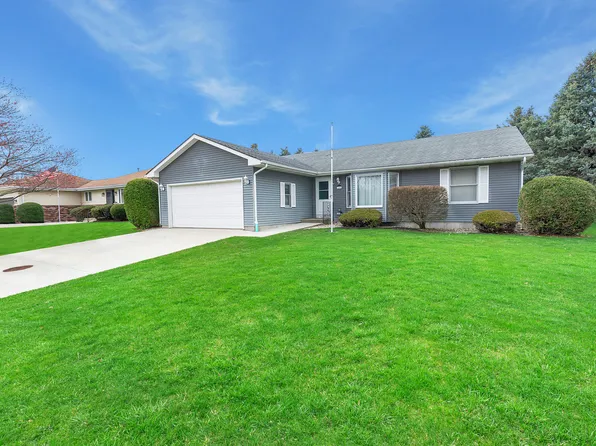 1200 2nd St, Harvard, IL 60033