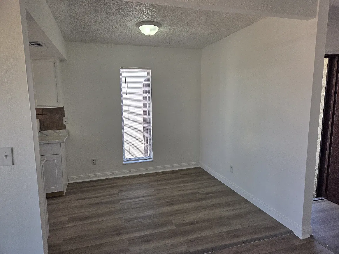 1405 Vegas Valley Dr — Photo 4