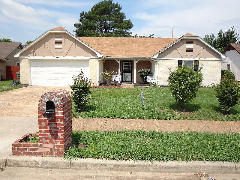 1st image of 3367 Hallshire Dr