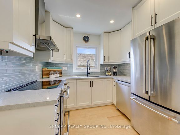 5th image of 2257 Lawrence Ave W