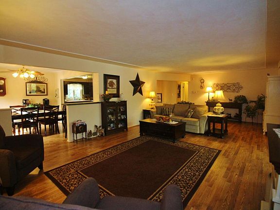 5th image of 1150 Shoreland Dr