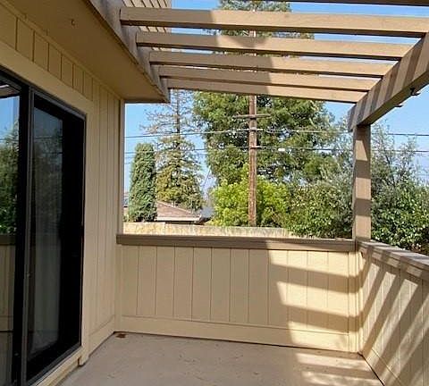 2nd image of 16143 Loretta Ln
