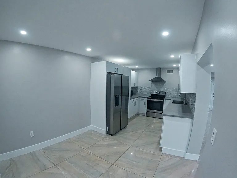 352 Johnston St — Photo 12