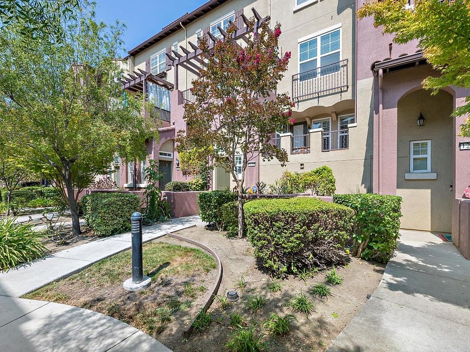1st image of 1239 Avenida Las Brisas