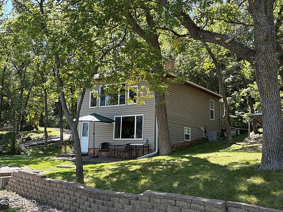 4th image of 1506 Lake St