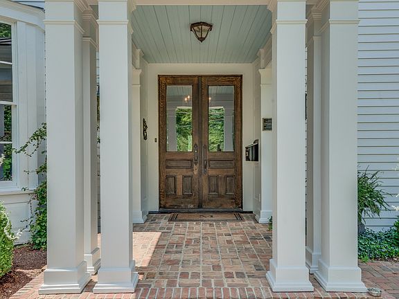 5th image of 208 Lewisburg Ave
