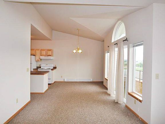 3rd image of 3149-3177 Colton Blvd