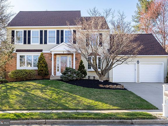 2nd image of 9 Country Squire Ln