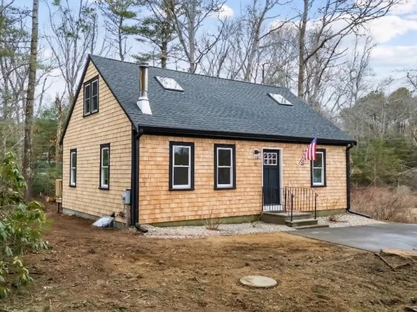11 Shallow Pond Ln, East Falmouth, MA 02536