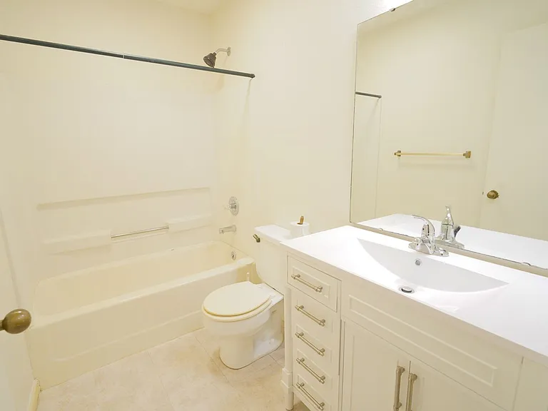 2335 Parrot Ln — Photo 8
