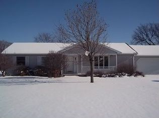 2615 Indian Grass Rd #R, Morris, IL 60450