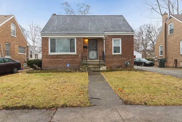 256 E 142nd Pl photo 1