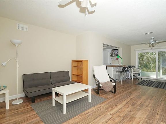 5th image of 220 Barlow Ave #41