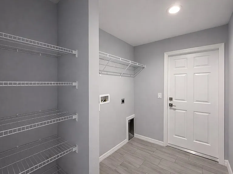 147 Peoria St — Photo 10