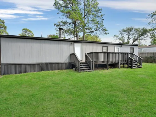 5811 Cedar View Dr, Baytown, TX 77521