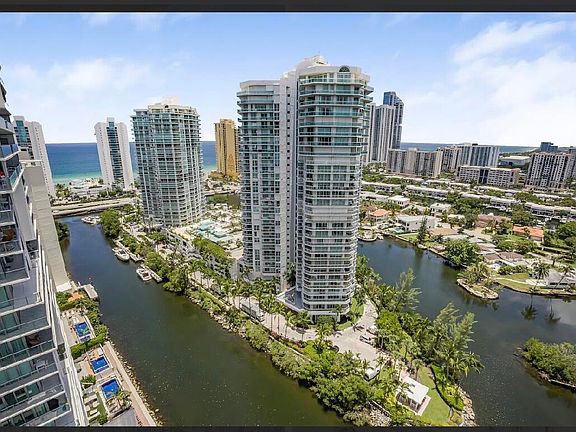 4th image of 330 Sunny Isles Boulevard #5-2308