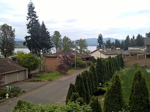 5th image of 1423 187th Ave NE