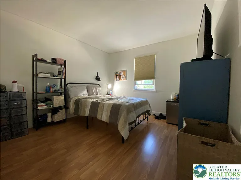 1656 Angela Dr — Photo 12