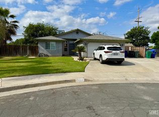 1009 Galileo Ct, Hanford, CA 93230