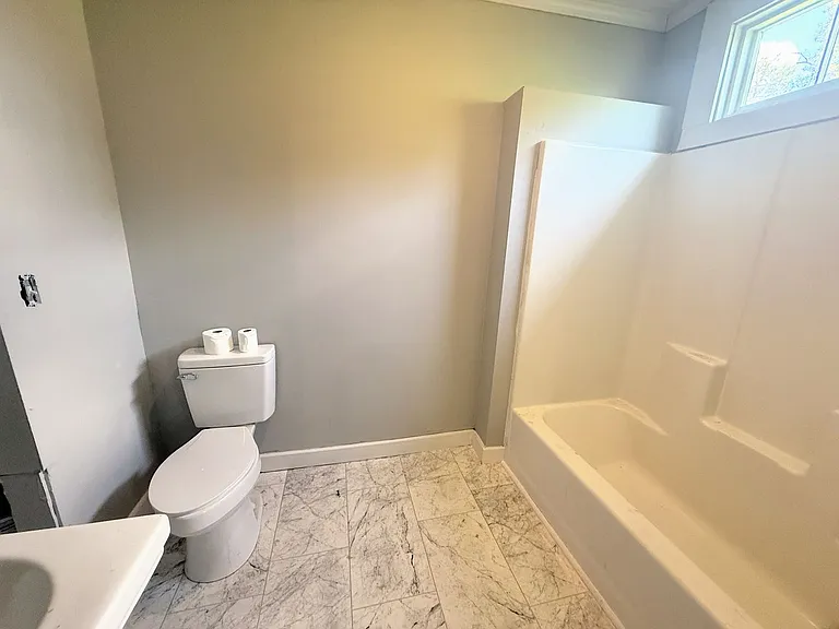 316 Kirkman St #B — Photo 7