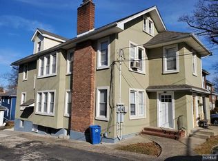 272 Broad Ave, Leonia, NJ 07605