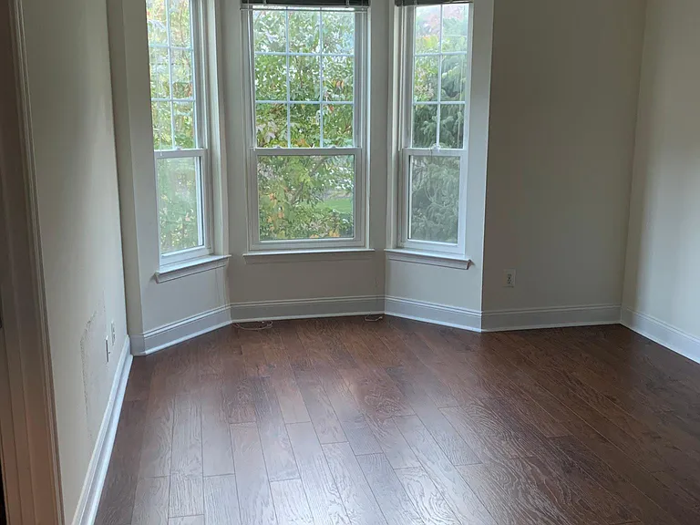 MBR-Bumpout Window
