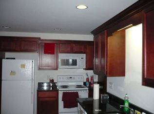 45 Lancaster St APT 2L, Worcester, MA 01609