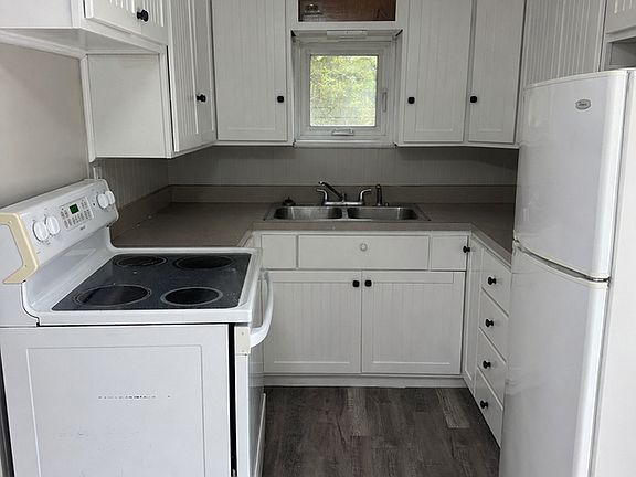 2nd image of 784 Porteous Dr