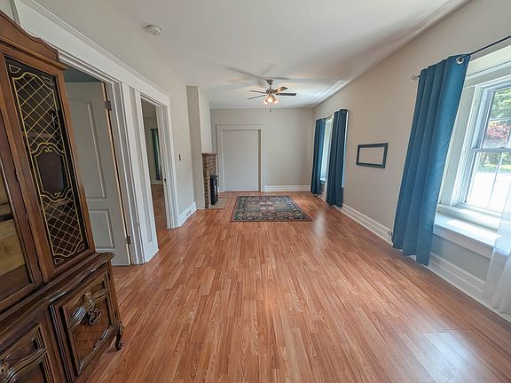 2nd image of 155 1/2 Lake St #1
