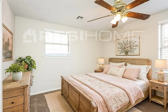 2229 Flair Dr — Photo 9