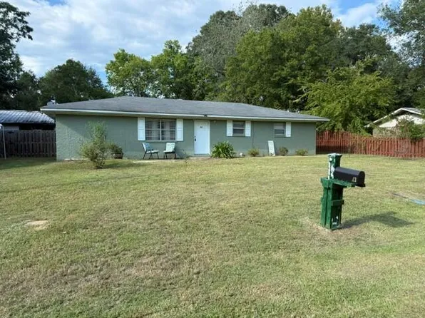 43 Overlook Dr, Eufaula, AL 36027