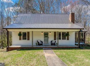 194 E Lake Cir, Canton, GA 30115