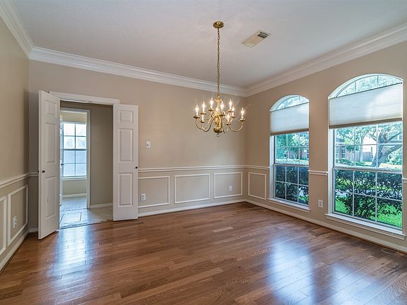 5th image of 109 Casual Shore Ct
