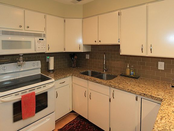 4th image of 3000 E Kennedy Dr APT 14