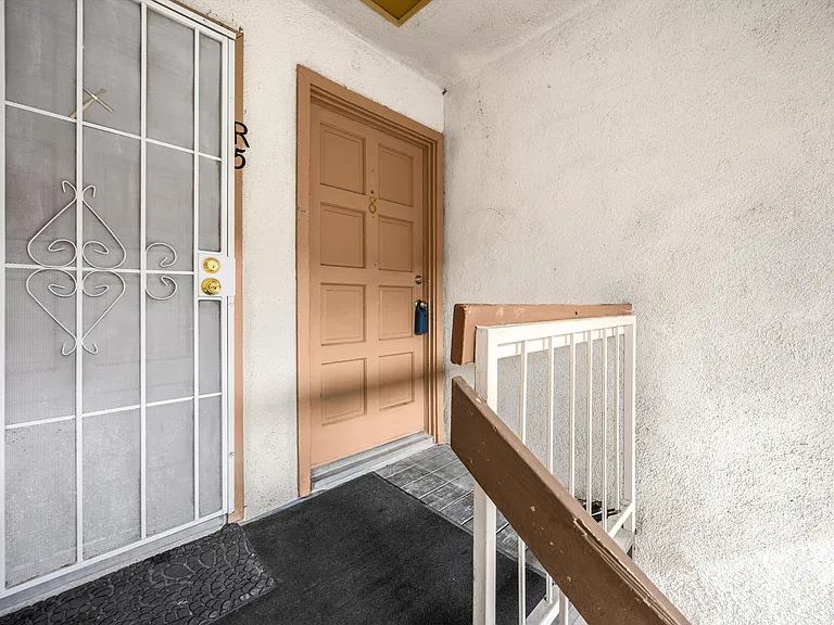 2521 W Sunflower Ave #R8 — Photo 30