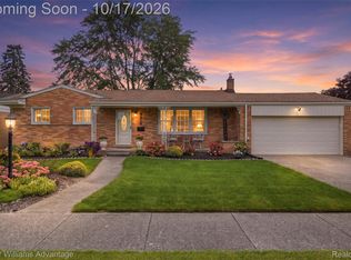 9918 Hix Rd, Livonia, MI 48150