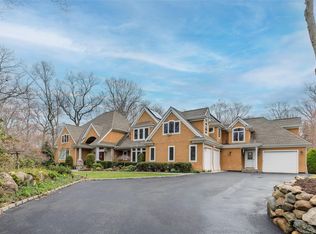 1 Uva Way, Port Jefferson, NY 11777
