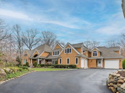 1 Uva Way, Port Jefferson, NY, 11777