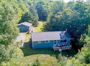 96 Session St, Bear River, NS B0S1B0