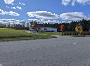 6323 W Kelly Rd, Lake City, MI 49651