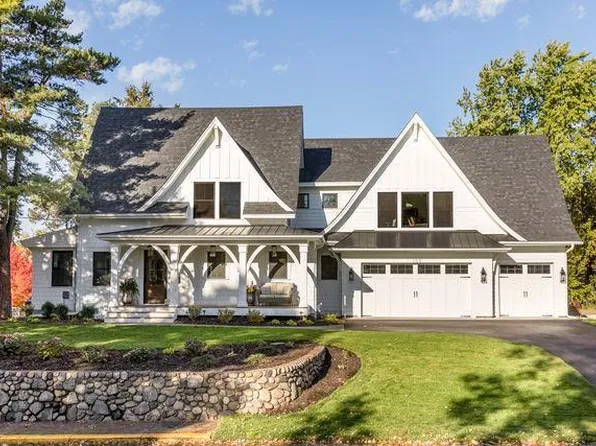 105 Walker Ave N, Wayzata, MN 55391