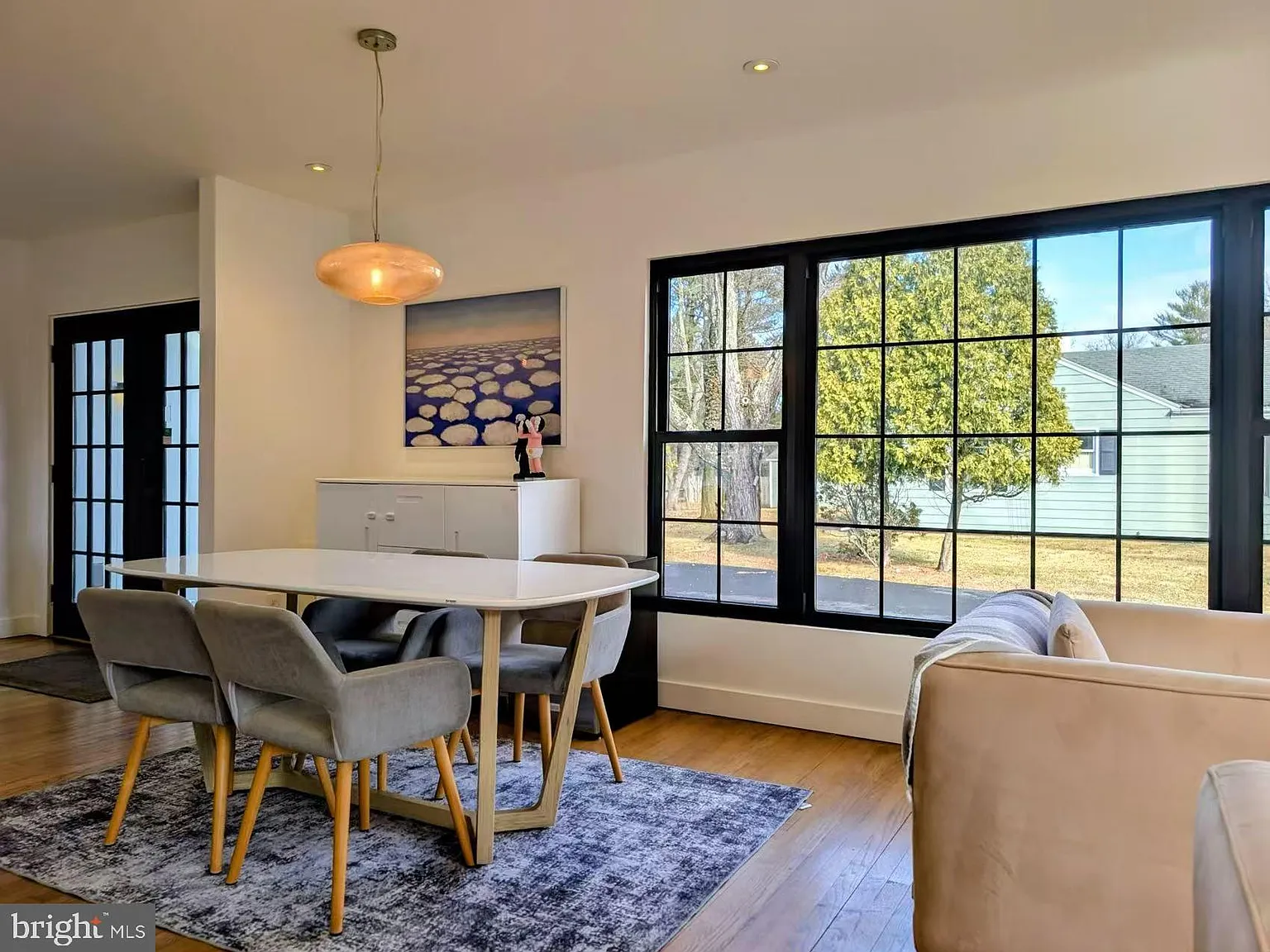 3 bed, 2.0 bath, 1317 sqft, $5,000 — Photo 3