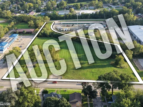 1300 S 2nd Ave E, Newton, IA 50208