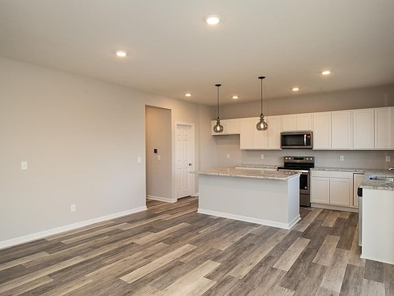 Sloane family room kitchen